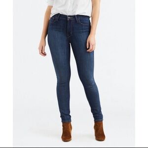 New Levi’s 721 High Rise Skinny size 27x30